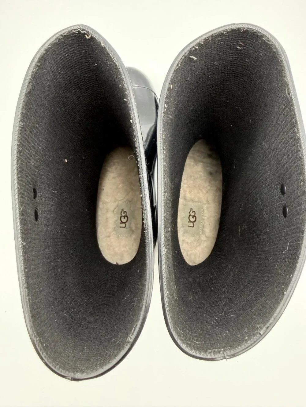 UGG Women’s Black Waterproof Rain Boots  Rubber Sole Mid-Calf Cozy Insole Size 9